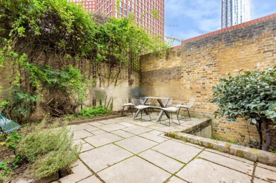Shared Guest House 5 Mins Walk From Vauxhall And Nine Elms Station With Off-Site Parking Near Us Embassy 伦敦 外观 照片